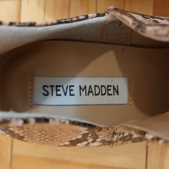 Steve Madden Alyse faux snakeskin booties size 7M - Picture 4 of 8